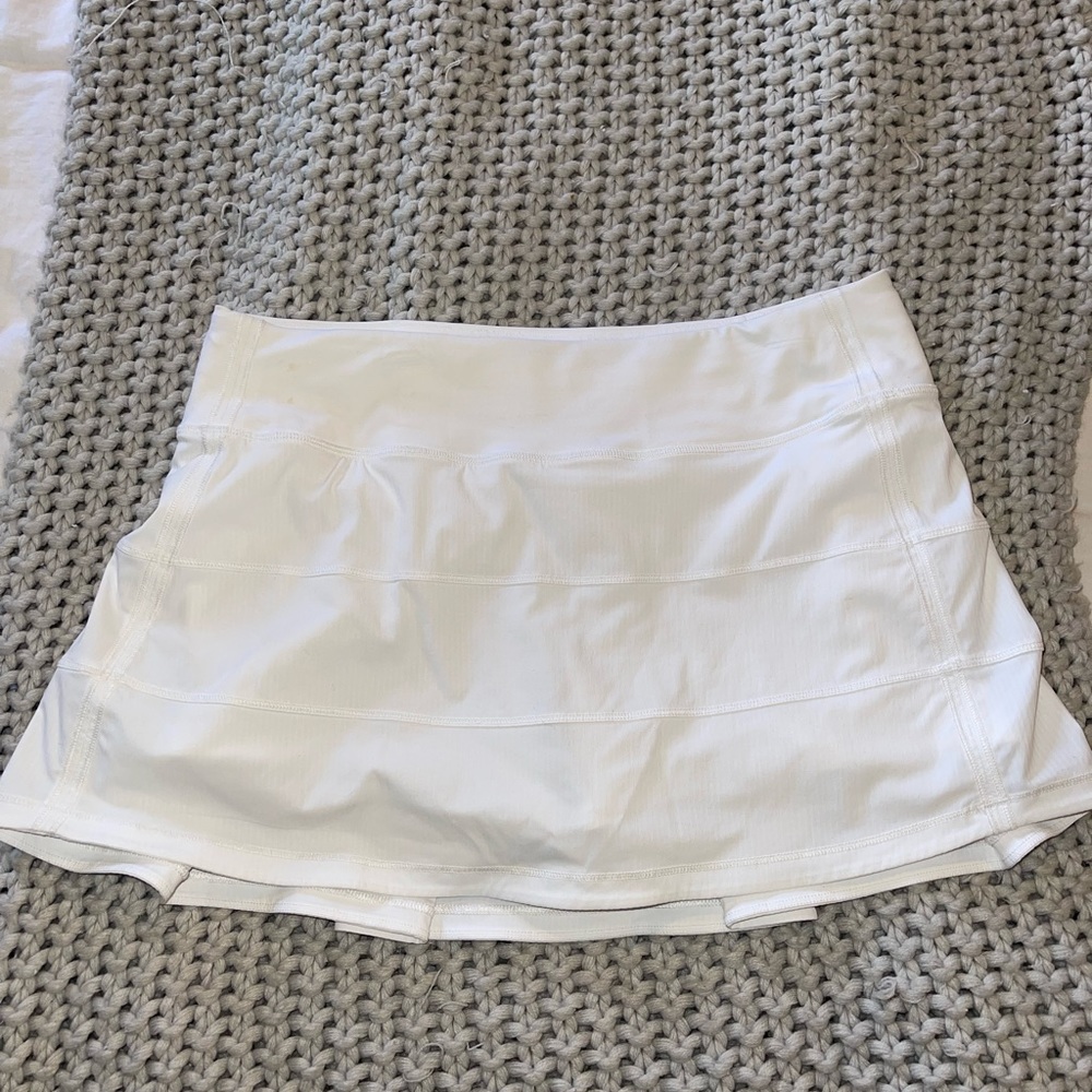 LULULEMON Pace Rival Mid Rise Skirt - size 6 - LIKE NEW